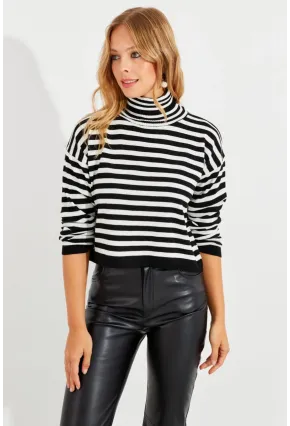 Kadın Siyah-Beyaz Çizgili Balıkçı Kısa Bluz YV201