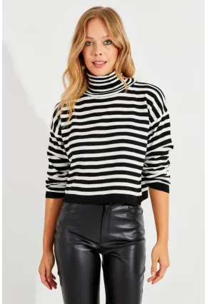 Kadın Siyah-Beyaz Çizgili Balıkçı Kısa Bluz YV201