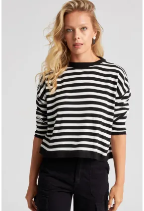 Kadın Siyah-Beyaz Çizgili Triko İnce Kazak YV211