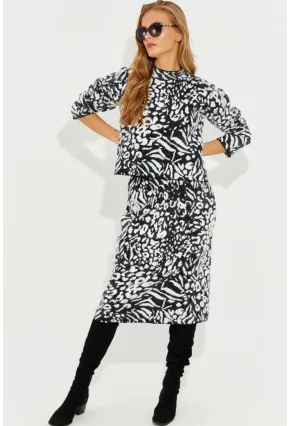 Kadın Siyah-Beyaz Desenli Alt Üst Triko Yumoş Etek Takım VİN30201