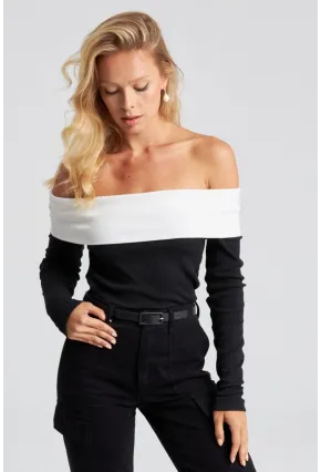 Kadın Siyah-Beyaz Madonna Yaka Kaşkorse Bluz EY2665