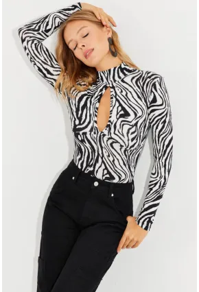 Kadın Siyah-Beyaz Önü Damla Zebra Desenli Bluz LPP1236