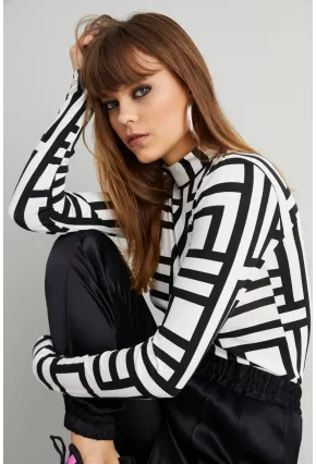 Kadın Siyah-Beyaz Yarım Balıkçı Desenli Bluz LPP1147