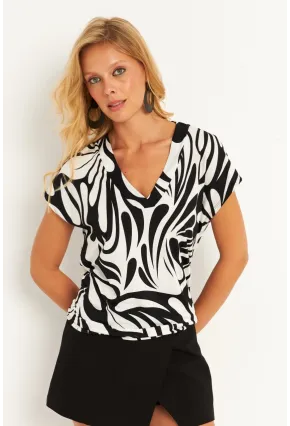 Kadın Siyah-Beyaz Zebra Desenli V Yaka Bluz AYD347