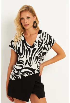 Kadın Siyah-Beyaz Zebra Desenli V Yaka Bluz AYD347