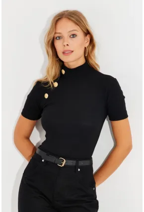Kadın Siyah Düğme Aksesuarlı Kaşkorse Bluz EY2560