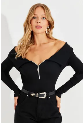 Kadın Siyah Fermuarlı Madonna Yaka Bluz EY2559