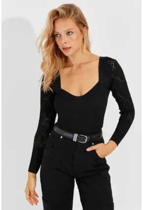 Kadın Siyah Kalp Yaka Ajurlu Triko Bluz SMT217