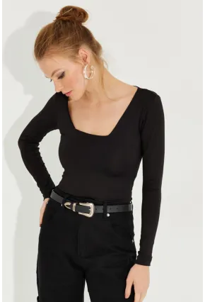 Kadın Siyah Kare Yaka Bluz EY2608