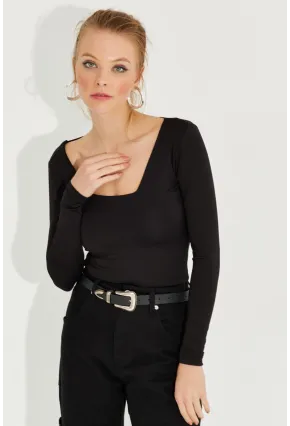 Kadın Siyah Kare Yaka Bluz EY2608