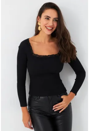 Kadın Siyah Kare Yaka Dantelli Bluz TF36