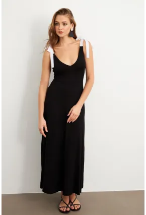 Kadın Siyah Omuz Fiyonklu V Yaka Midi Elbise EY3091