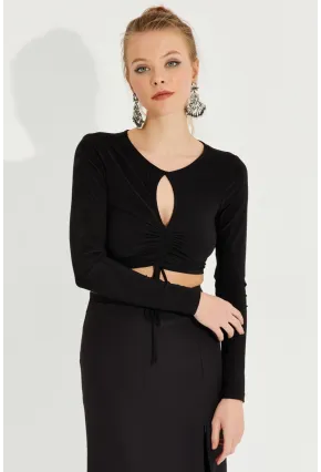 Kadın Siyah Önü Damla Büzgülü Crop Bluz AYD246