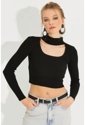 Kadın Siyah Pencereli Triko Crop Bluz EA230012