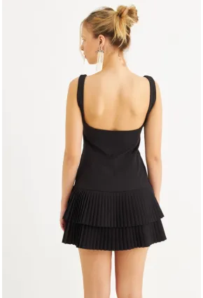 Kadın Siyah Sırt Dekolteli Fırfırlı Şortlu Mini Elbise FRY101
