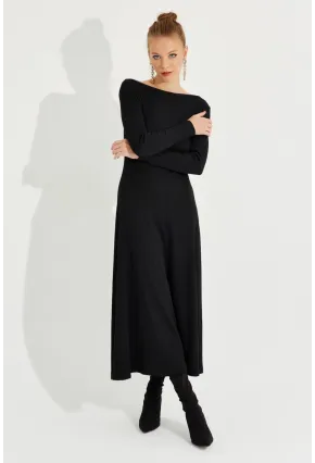 Kadın Siyah Sırt Detaylı Kaşkorse Midi Elbise EY2603