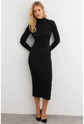 Kadın Siyah Sırtı Dekolteli Boğazlı Midi Elbise EY3012