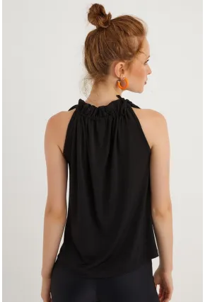 Kadın Siyah Yakası Fırfırlı Kolsuz Bluz BTH01