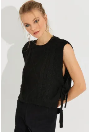 Kadın Siyah Yanları Bağlamalı Süveter YV210