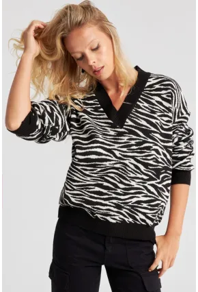 Kadın Siyah Zebra Desenli Triko Kazak YZ521