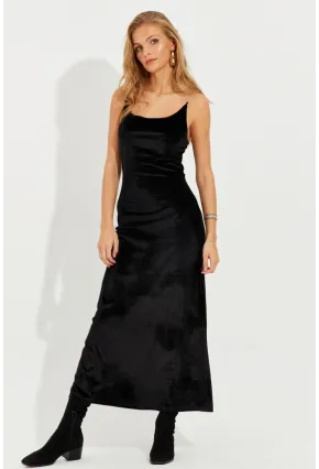 Kadın Siyah Zincir Askılı Kadife Midi Elbise B2851