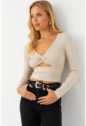 Kadın Vanilya Önü Pencereli Crop Bluz AYD393