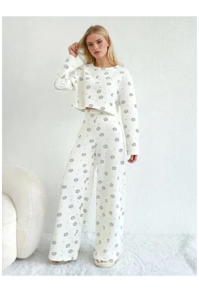 Çiçek Desenli Uzun Kol Pijama Takımı