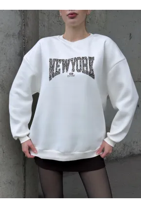 Kadın Beyaz Leopar Desenli New York Baskılı Oversize Sweatshirt