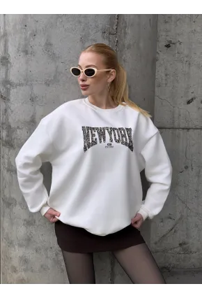 Kadın Beyaz Leopar Desenli New York Baskılı Oversize Sweatshirt