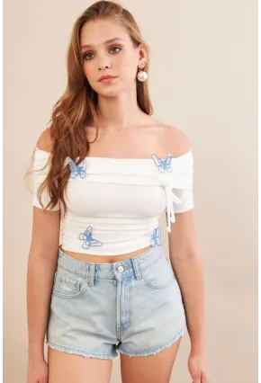 Kadın Beyaz Madonna Yaka Kelebek Detaylı Bluz FLU7268