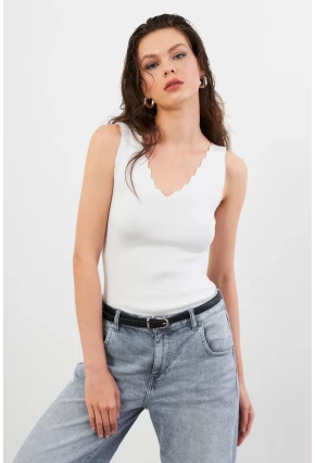 Kadın Beyaz Merdiven Yaka Triko Bluz YV83