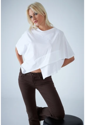 Kadın Beyaz Yarasa Kol Asimetrik T-Shirt LPP1315