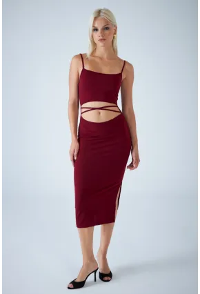 Kadın Bordo Sırtı Açık Pencereli Midi Elbise CEL001