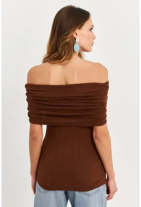 Kadın Kahverengi Kolsuz Madonna Yaka Bluz TF51