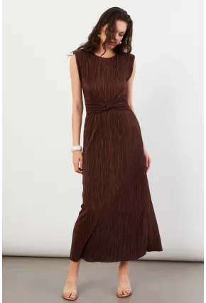 Kadın Kahverengi Vatkalı Pileli Astarlı Midi Elbise DMR436