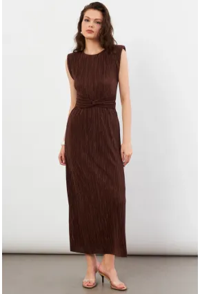 Kadın Kahverengi Vatkalı Pileli Astarlı Midi Elbise DMR436