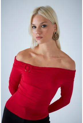 Kadın Kırmızı Halka Aksesuarlı Madonna Yaka Crop Bluz COL3043