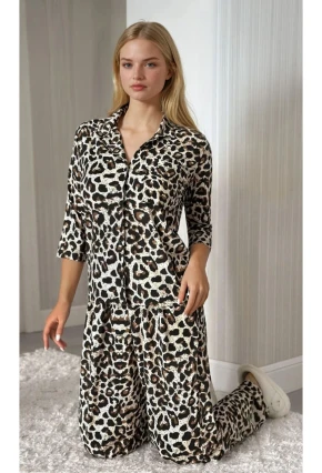 Kadın Leopar Desenli Pijama Takımı – Düğmeli Üst, Rahat Kesim Alt