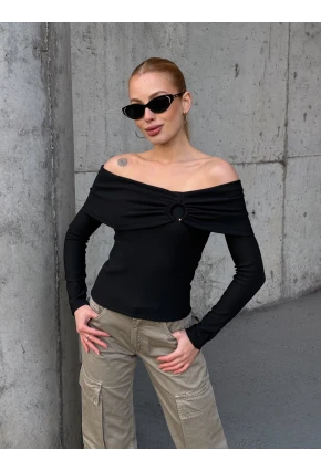 Kadın Madonna Yaka Halka Detay Siyah Bluz