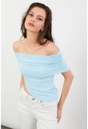 Kadın Mavi Asimetrik Madonna Yaka Bluz OPS4251