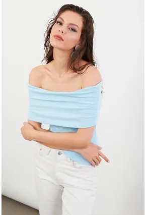 Kadın Mavi Asimetrik Madonna Yaka Bluz OPS4251
