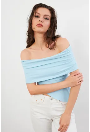 Kadın Mavi Asimetrik Madonna Yaka Bluz OPS4251