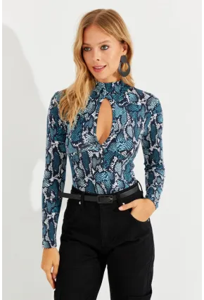 Kadın Petrol Önü Damla Yılan Desenli Bluz LPP1236