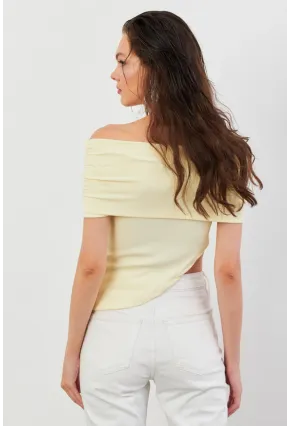 Kadın Sarı Asimetrik Madonna Yaka Bluz OPS4251
