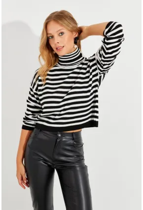 Kadın Siyah-Beyaz Çizgili Balıkçı Kısa Bluz YV201