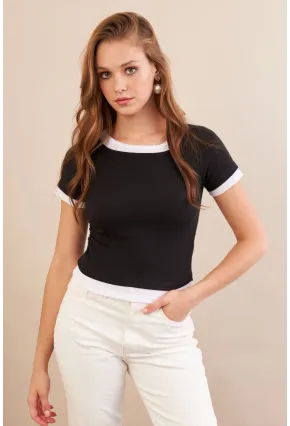 Kadın Siyah Büzgülü Beyaz Garnili Bluz MX9465