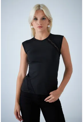 Kadın Siyah Dantel Detaylı Bluz EY3136