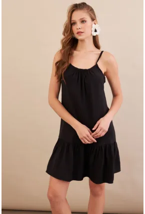 Kadın Siyah Eteği Volanlı Askılı Midi Elbise OPS4152