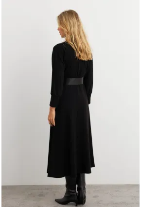 Kadın Siyah Kemerli Balıkçı Yaka Elbise MKSD992