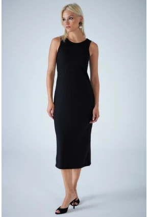 Kadın Siyah Kolsuz Yırtmaçlı Midi Elbise AYD418